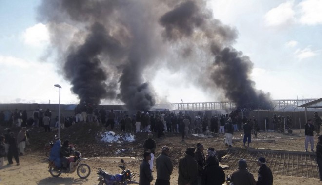 Afganistan. Cel puțin șapte morți și 50 de răniți în două explozii - atentat-1368864464.jpg
