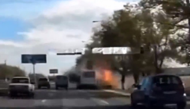O femeie kamikaze detonează explozibili într-un autobuz / VIDEO - atentat-1382424427.jpg