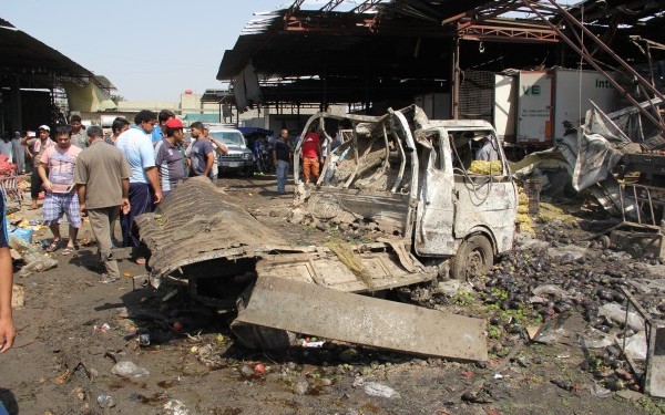 Atentat sinucigaș cu 32 de morți pe un stadion din Irak - atentat-1459087315.jpg