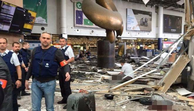 Atentat în inima Europei. Bruxelles, zguduit de trei atacuri cu bombă. Peste 30 de morți și sute de răniți - atentat4-1458675880.jpg