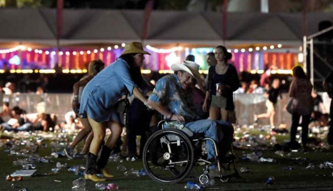 ATAC SOLDAT CU 50 DE MORȚI. Cine este atentatorul de la Las Vegas. Poliția a făcut un anunț surprinzător - atentat6000vegas87642100-1506943114.jpg