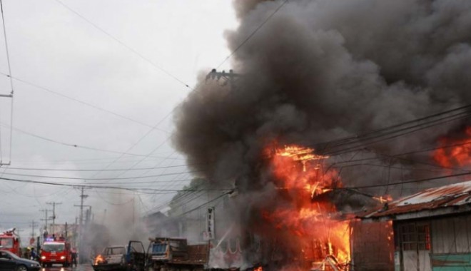 ATENTAT CU BOMBĂ în Filipine: 6 morți, 30 de răniți - atentatfilipinebomba10533100-1375771666.jpg