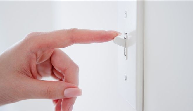 Atenție, mâine se oprește curentul electric în mai multe zone din Constanța! - atentiecurent-1581858185.jpg