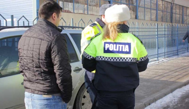 Atenție pe unde traversați! Rutieriștii sunt cu ochii pe voi - atentiepeundetraversati-1386268047.jpg