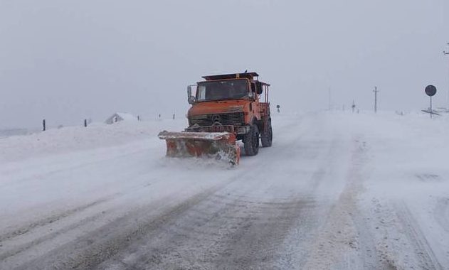VIDEO / NINGE la CONSTANŢA. Se circulă în condiţii de iarnă - atentiesoferi-1606813862.jpg