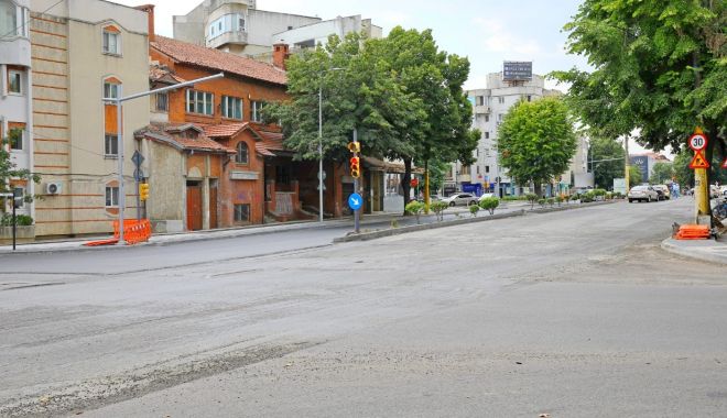 Atenție, șoferi! Asfaltări pe bulevardul Tomis - atentiesoferiasfaltari-1597247171.jpg