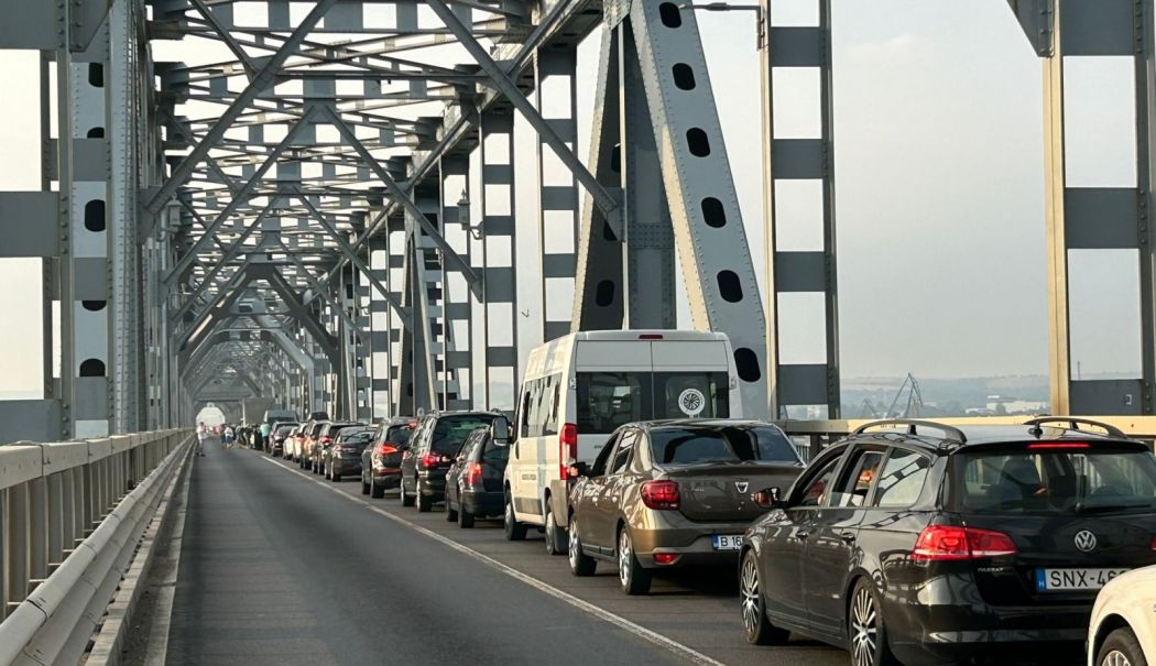 Atenţionare de călătorie pentru Bulgaria: Trafic aglomerat în special la podul Giurgiu-Ruse - atentionare-bulgaria-1723733026.jpeg