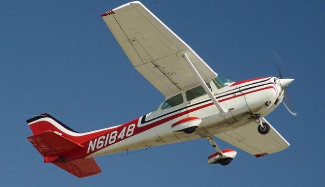 Vrei să vezi litoralul de sus? Zboară cu avionul - aterizarefortatateleac18455592-1376315844.jpg