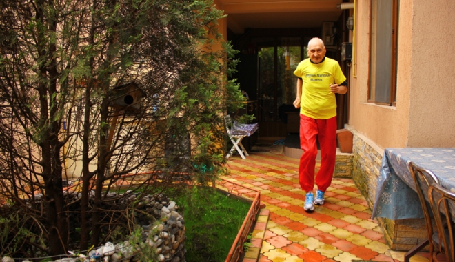 Atleții constănțeni Traian Petcu  și Veronica Negreanu,  pe primul loc la crosul veteranilor - atletii-1461257344.jpg