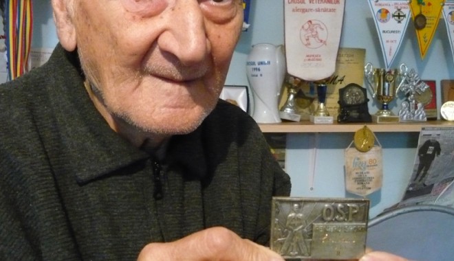 Traian Petcu, medaliat cu aur la Balcaniada veteranilor - atletism-1378912252.jpg