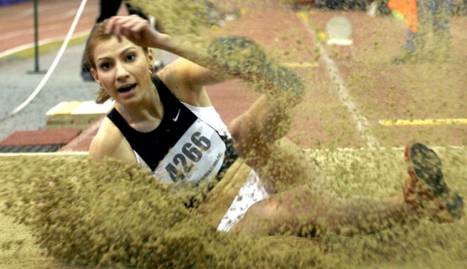 Atletism / Cristina Bujin, medalie de argint la Naționale - atletism1-1330246761.jpg