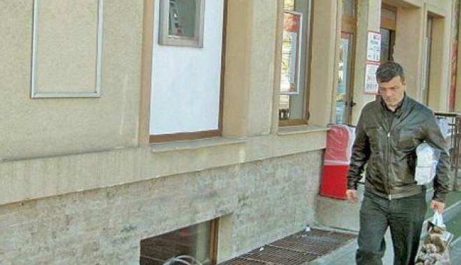 Timișoara, orașul cu două dintre cele mai bizare ATM-uri din lume - atm2-1333791967.jpg