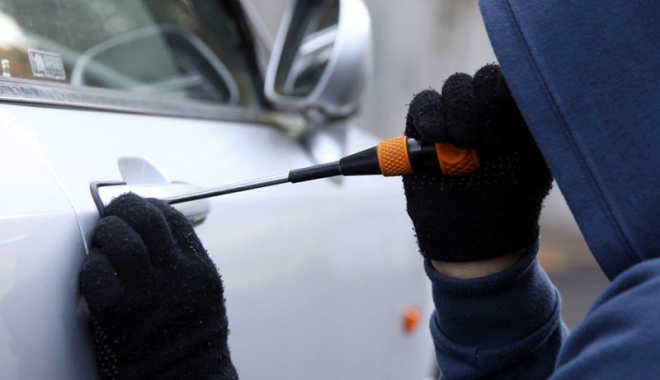 Au ajuns pe mâna polițiștilor după furturi din autoturisme - auajuns-1488908638.jpg