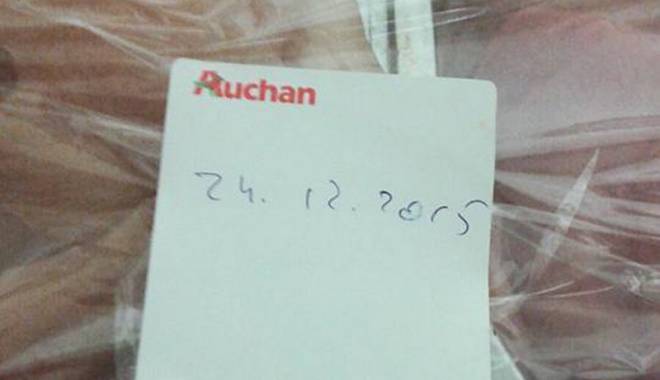 Mâncarea de la Auchan a băgat 18 persoane în spital. Comisarii OPC au găsit peste 140 kg de preparate alterate - auchan6-1451225749.jpg
