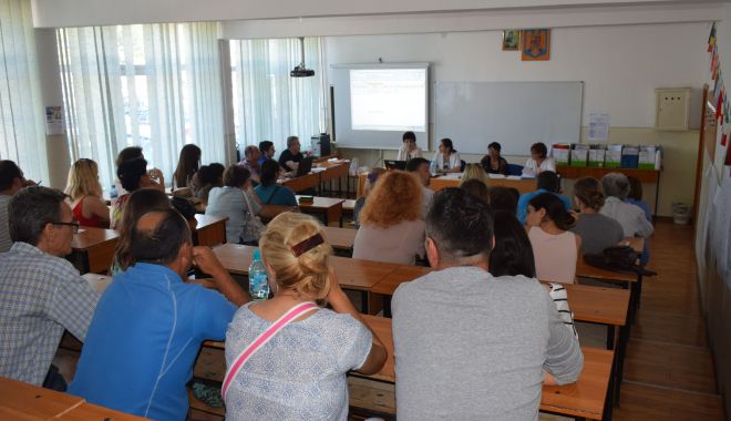 Au dat bir cu fugiții, de la examenul de Titularizare - audatbir-1596035500.jpg