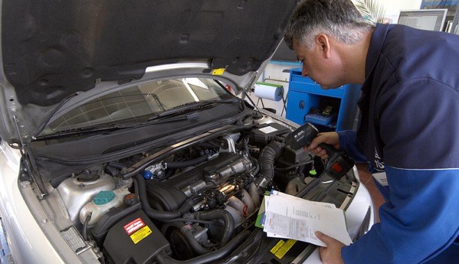 Audi A4 cu ITP falsă, descoperit în portul Constanța - audia4cuitpfalsa-1402941439.jpg