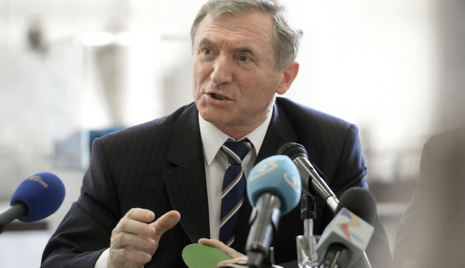 Augustin Lazăr: 