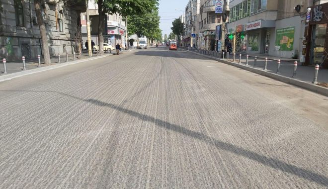 GALERIE FOTO / Au început lucrările de asfaltare a carosabilului pe strada I.G. Duca - auinceputlucrarile3-1589872723.jpg