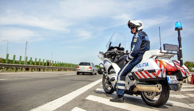 Au rămas pietoni după ce au circulat cu viteză pe autostradă - auramas-1527609414.jpg