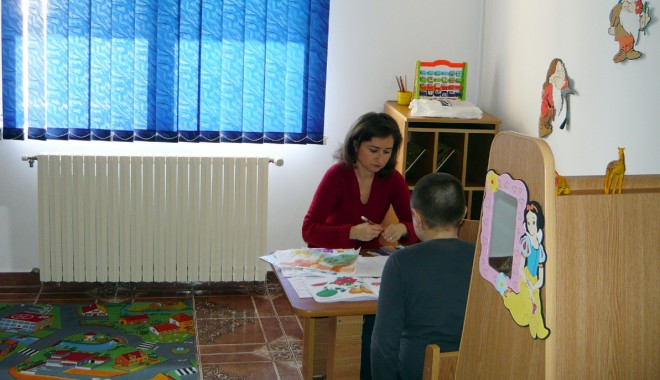 Centru modern de autism, deschis la Constanța - autism-1361373927.jpg
