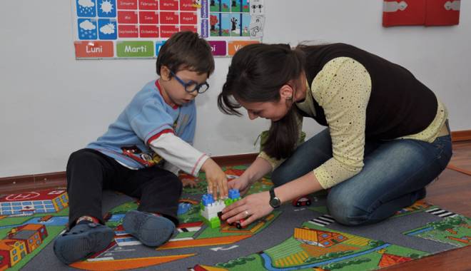 Terapia pentru copiii cu autism trebuie să înceapă până la vârsta de trei ani - autismulcentrulpsihologicmareane-1442241019.jpg