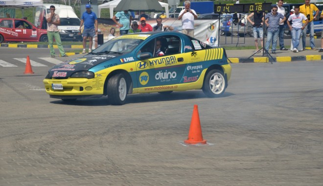 Turați motoarele! Începe spectacolul cu drift-uri la Constanța - auto-1375457999.jpg