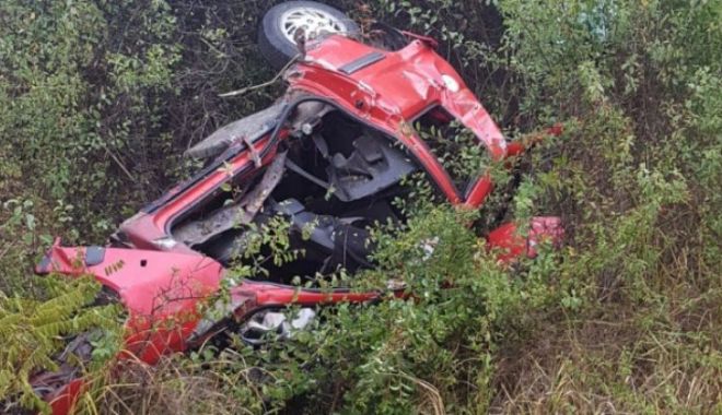 GROAZNIC ACCIDENT! Trei tineri au murit după ce un șofer a pătruns pe contrasens - auto181012900-1538295346.jpg