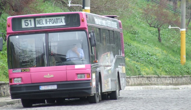 În autobuz, cu un cuțit ascuns în mânecă - autobuz-1328864950.jpg