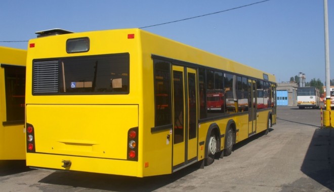 Cum circulă autobuzele RATC de Crăciun și de Revelion - autobuz-1356156205.jpg