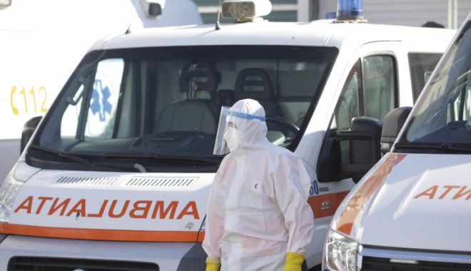 Autobuz transformat în ambulanţă, în București. Poate transporta 10 pacienţi pe tărgi - autobuz-1634310904.jpg