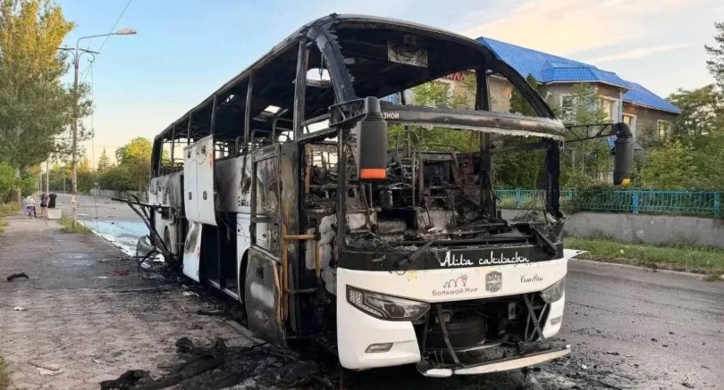 Șapte morți și 11 răniți după ce o dronă a lovit un autobuz care circula spre Crimeea