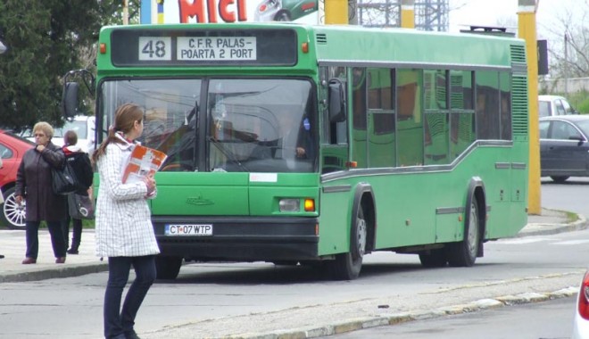 Autobuz lovit de un camion, în Constanța - autobuzlovitdecamionconstanta-1390412086.jpg