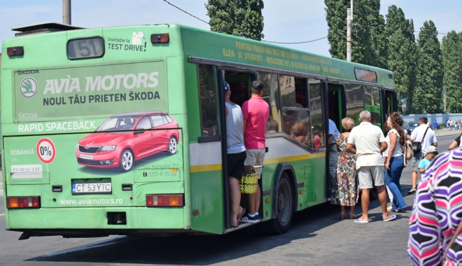 SCHIMBĂRI MAJORE LA RATC! Accesul în autobuze se va face PE O SINGURĂ UȘĂ ȘI COBORÂREA PE DOUĂ - autobuzratcaglomeratieport2-1503649693.jpg