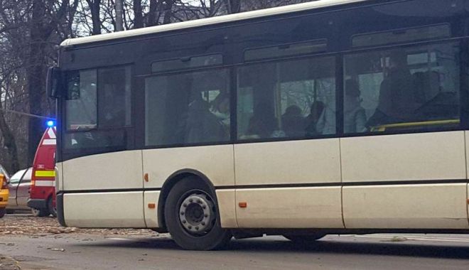 Autocar implicat într-un accident rutier, la Mangalia. Sunt două victime! - autocar-1591361413.jpg