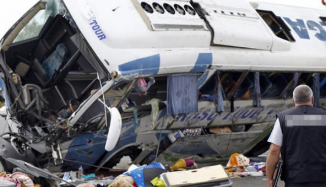 Update - Tragedie după tragedie. Autocar cu români, răsturnat în UNGARIA - autocarcuimigrantiromaniafostimp-1411370967.jpg