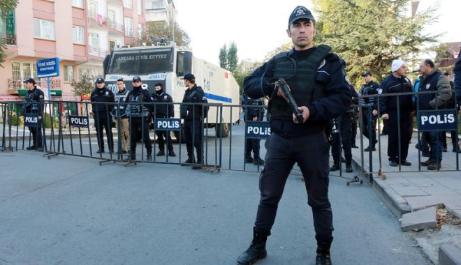 Autoritățile turce au emis mandate de arestare pe numele a 101 militari - autoritatile-1526563746.jpg
