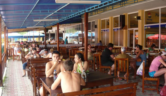 Unde mâncăm, la restaurant sau la autoservire? - autoservire-1310157972.jpg