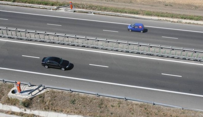 Bucureșteanul mort de beat și fără permis care a pus pe jar Poliția Rutieră de la Constanța, deferit Justiției - autostrada-1335361313.jpg