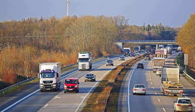 Traficul rutier se desfășoară în condiții normale, la această oră - autostrada-1675926278.jpg