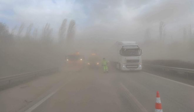 Cinci cetățeni români au fost implicați în gravul accident de circulație de pe autostrada M1 din Ungaria - autostrada-1678630472.jpg