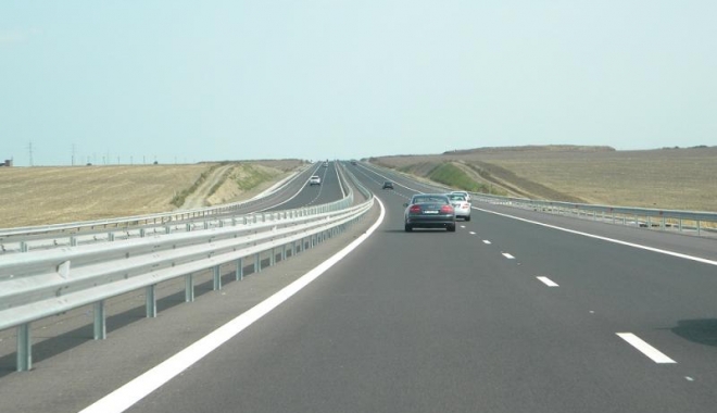 Șoferi, atenție! Gabarit depășit pe Autostrada Soarelui - autostrada1471787644-1477302184.jpg