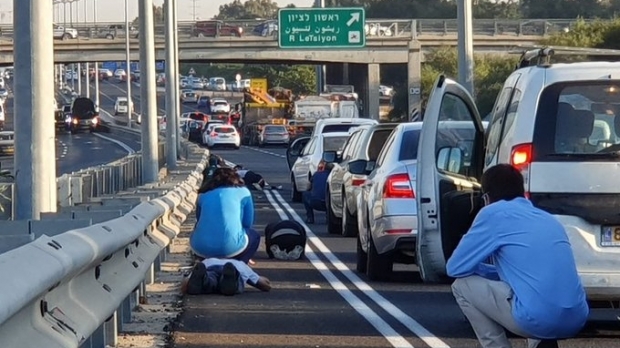 ALERTĂ MAXIMĂ! O rachetă a explodat pe autostradă, în plin trafic - autostrada80877500-1573558326.jpg