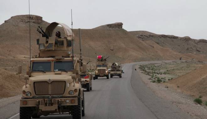 Atentat sinucigaș în apropiere de o bază militară: 18 morți - autostradakandaharafganistan-1436781918.jpg