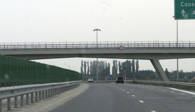 Atenție, șoferi! Condiții de ploaie și lucrări de reparații pe A2 - autostradasoarelui-1492498652.jpg