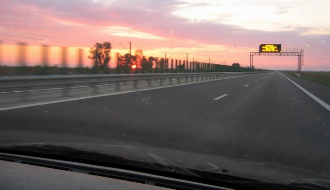 Tânăr șofer, prins cu peste 200 km/h! - autostradasoarelui98823100140454-1443778770.jpg
