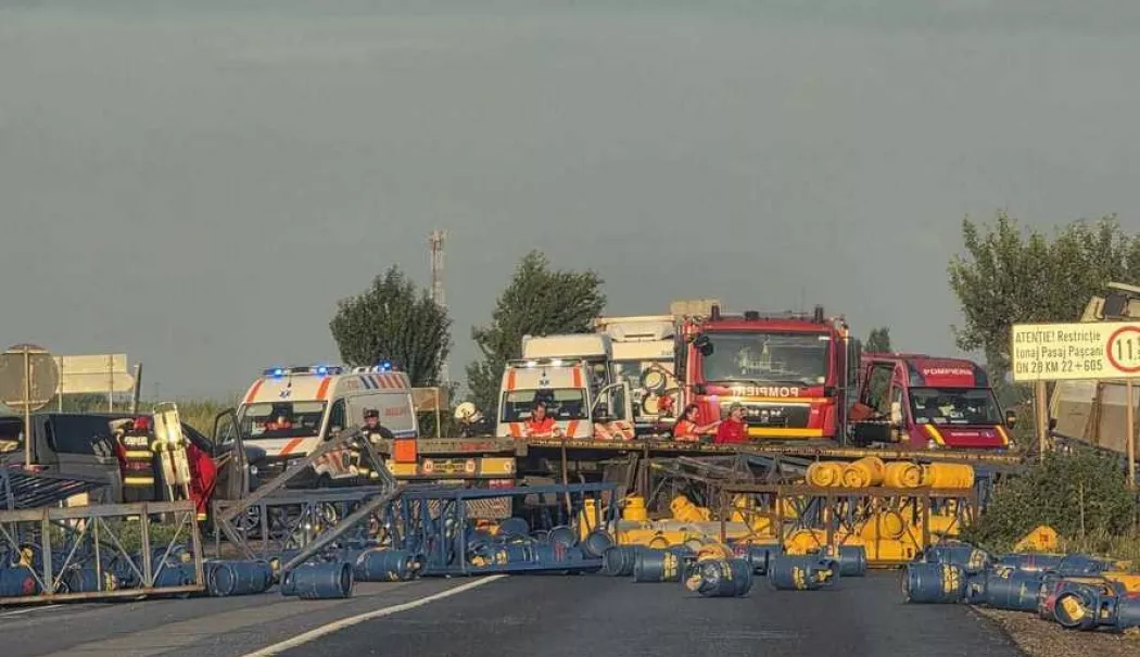 Autotren cu butelii, implicat într-o coliziune. Șase răniți, inclusiv trei copii - autotren-1784567860.webp