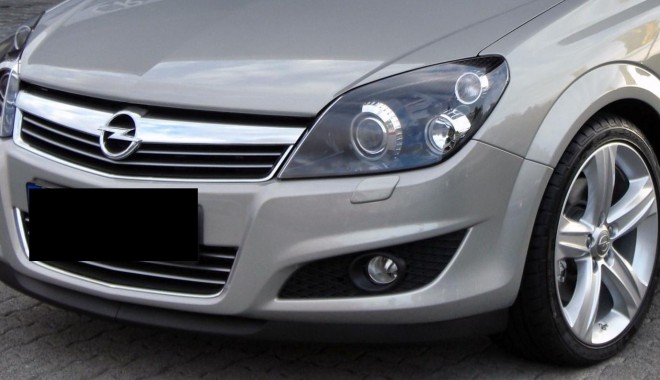 Opel Astra cu ITP fals, descoperit în PTF Negru Vodă - autoturismcuitpfalsdescoperitneg-1389958060.jpg