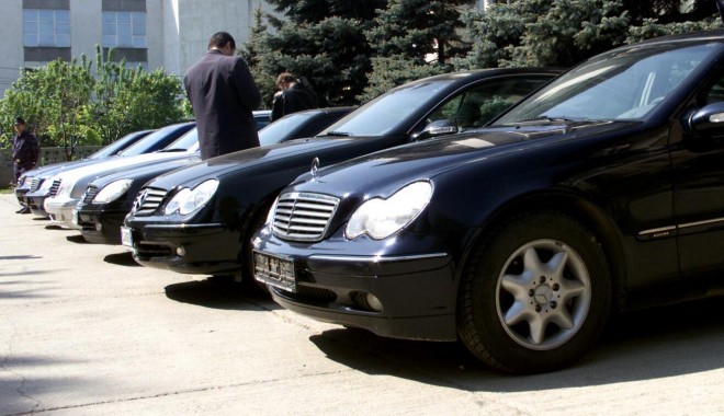 Anchetatorii au identificat încă o persoană care falsifica actele mașinilor furate din străinătate - autoturismefurate-1312876286.jpg