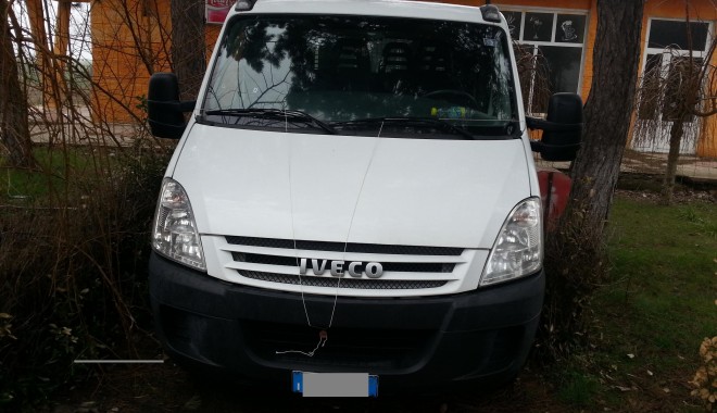 Autoutilitară Iveco furată, descoperită în PTF Negru Vodă - autoutilitara-1393754308.jpg