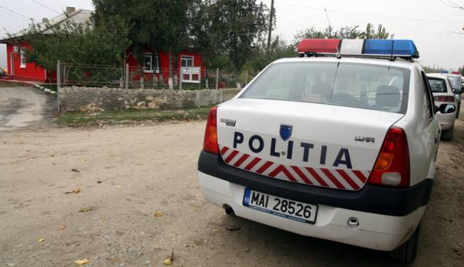 Autoutilitară cu numere expirate, pe străzile din Hârșova - autoutilitaracunumereexpirate-1420824927.jpg